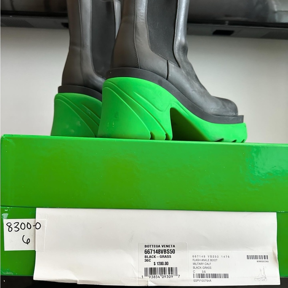Bottega Veneta Military Calf Platform Heeled Boots – Black & Green – Size 6